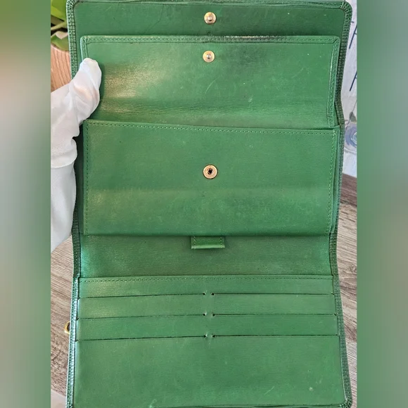 LV Louis Vuitton Green Epi Long Wallet with Elegant Crossbody Chain - Picture 9 of 14